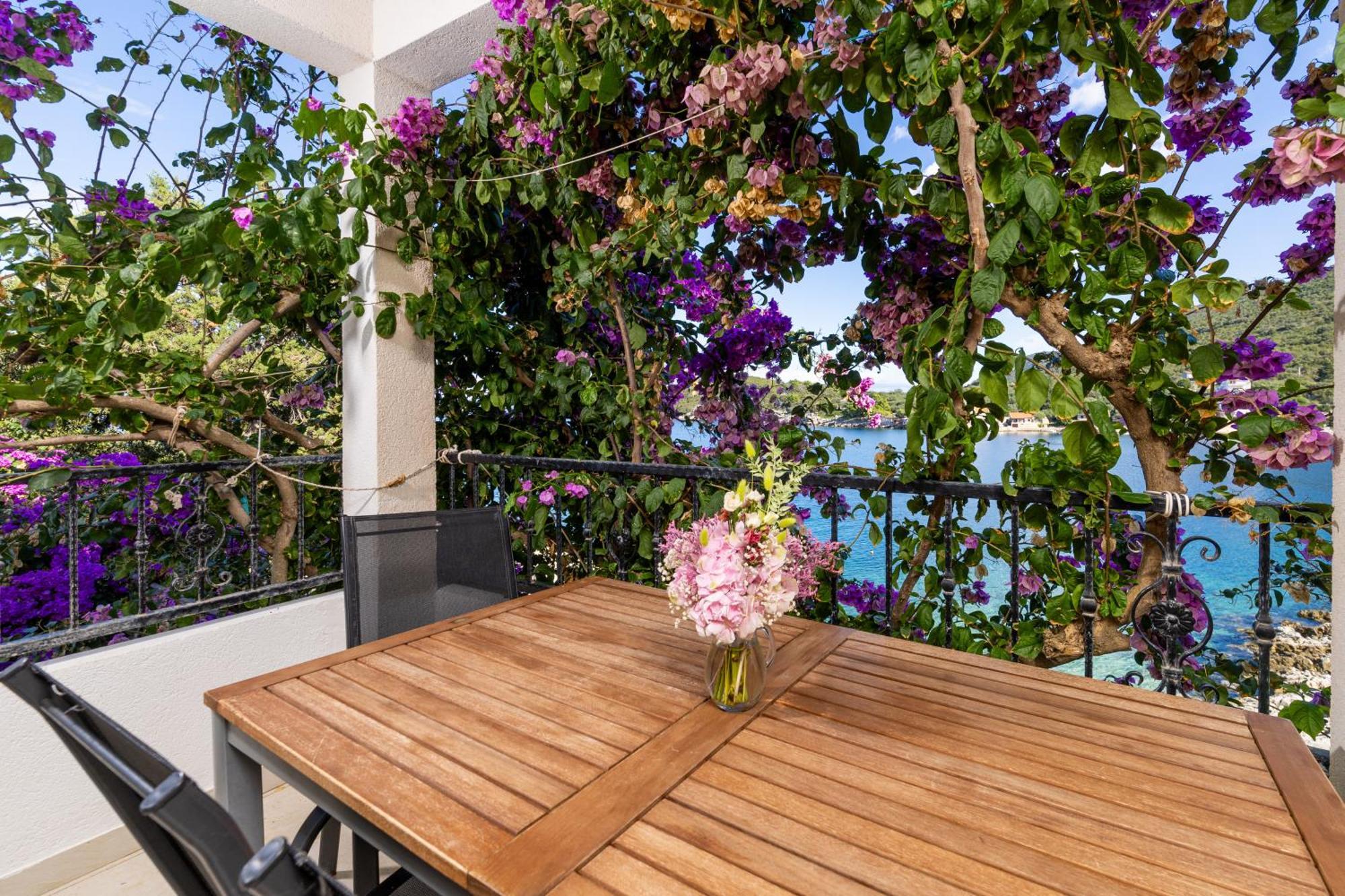 Apartmani Ruzica Zastražišće Buitenkant foto
