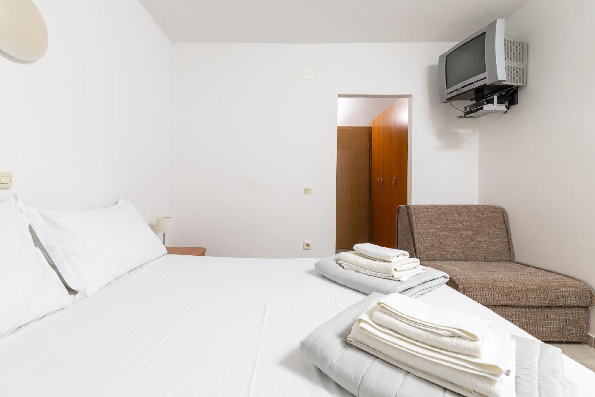 Apartmani Ruzica Zastražišće Buitenkant foto
